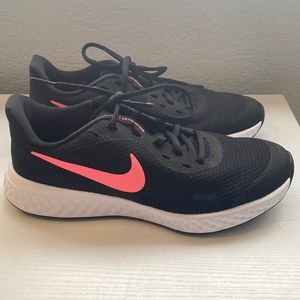 NIKE Revolution Tennis Shoes - Black and Pink